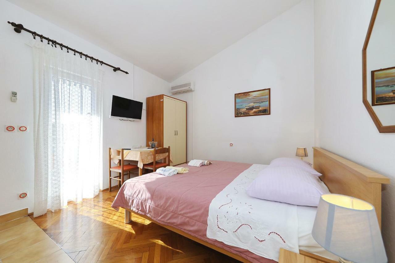 Apartments Vedrana Biograd Na Moru Luaran gambar