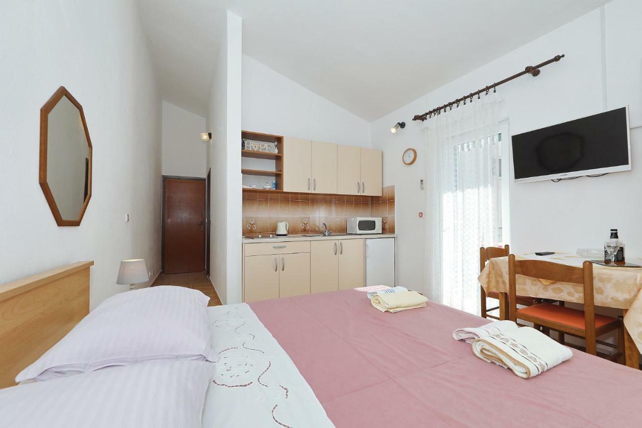 Apartments Vedrana Biograd Na Moru Luaran gambar