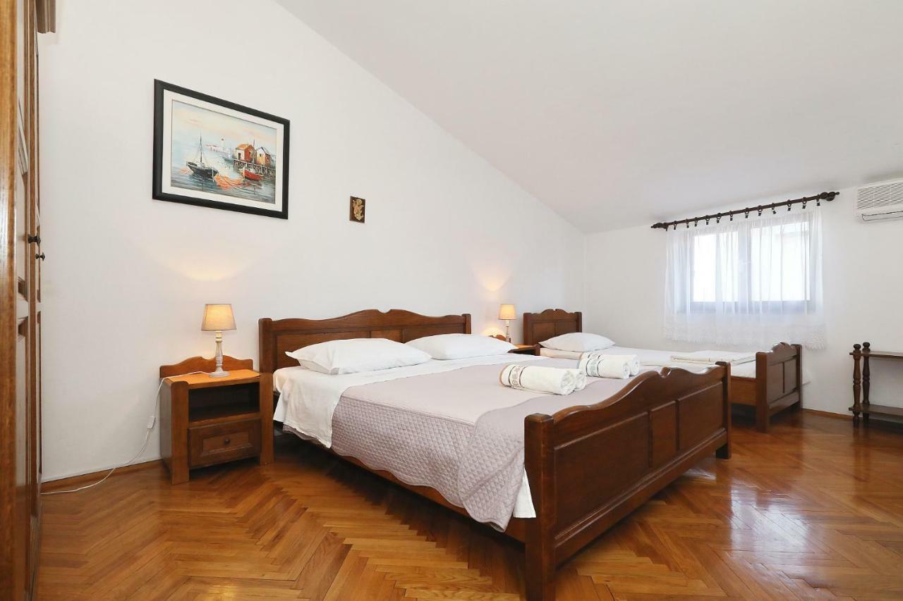 Apartments Vedrana Biograd Na Moru Luaran gambar