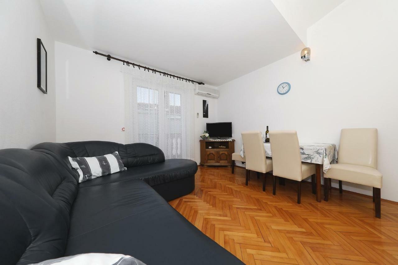 Apartments Vedrana Biograd Na Moru Luaran gambar