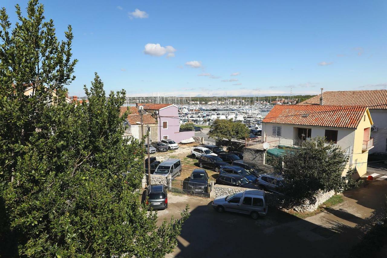 Apartments Vedrana Biograd Na Moru Luaran gambar