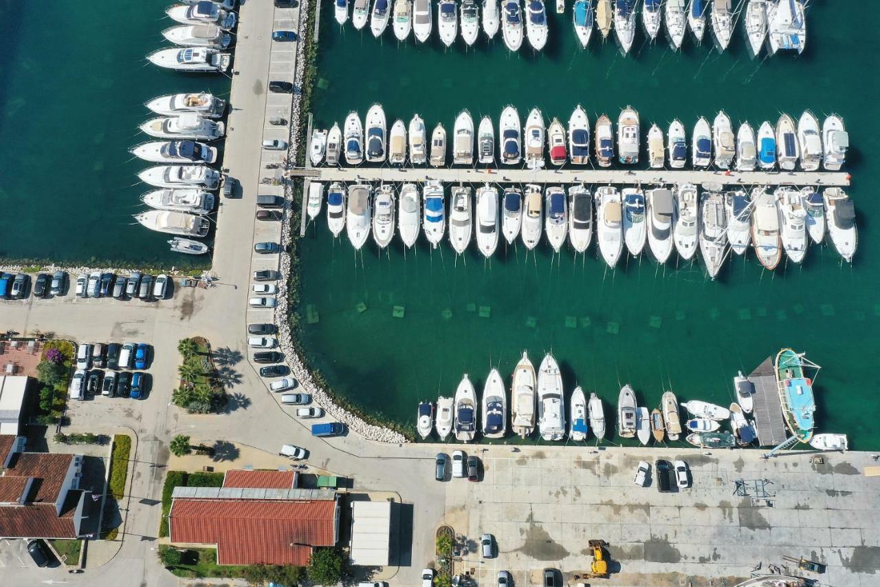 Apartments Vedrana Biograd Na Moru Luaran gambar